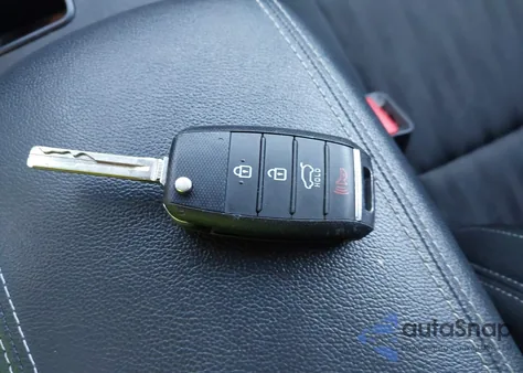 2019 Kia Sportage Lx z USA, uszkodzony, nr VIN KNDPMCAC0K7563265